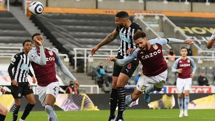 Soccer Football - Premier League - Newcastle United v Aston Villa - St James' Park, Newcastle, Britain - March 12, 2021 Newcastle United's Jamaal Lascelles scores their first goal. (Photo: Pool via Reuters)