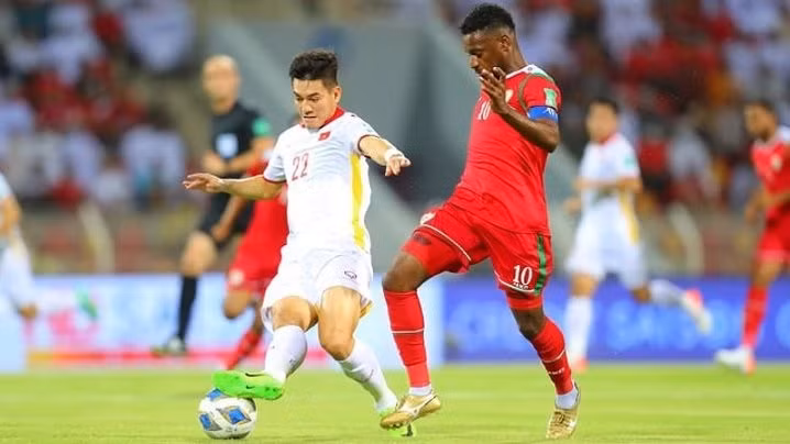 Vietnam's Nguyen Tien Linh in action during the match. (Photo: VFF)