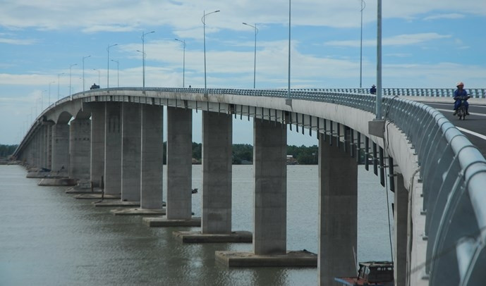 The My Loi Bridge connecting Tien Giang and Long An provinces