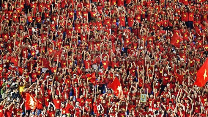 The frenetic atmosphere during football matches.
