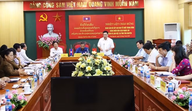 At the working session (Source: baothainguyen.vn)