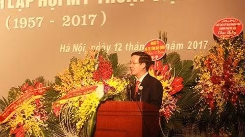 Politburo member and Head of the Party Central Committee's Information and Education Commission, Vo Van Thuong