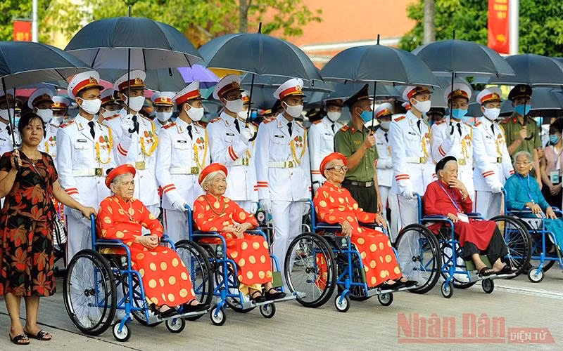 At a programme to honour Vietnamese heroic mothers in 2020 (Photo: NDO/Dang Khoa)