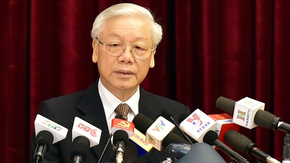 General Secretary Nguyen Phu Trong speaking at the third plenum of the 12th Party Central Committee. 