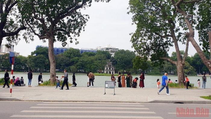 Hanoi focuses on development of domestic tourist market amidst COVID-19 pandemic. (Photo: NDO)