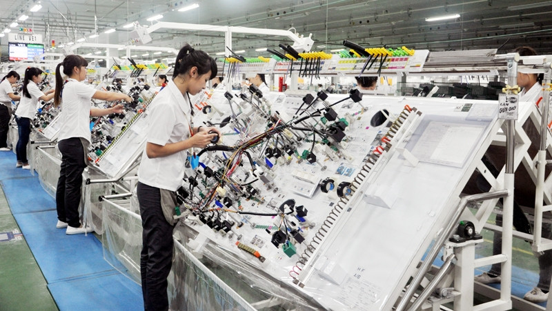 Computers, electronic products and components posted the highest import revenue in the first eight months of this year. (Illustrative image)