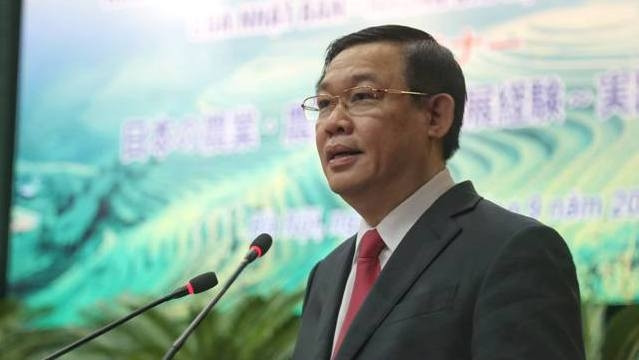 Deputy PM Vuong Dinh Hue speaking at the event (Photo: danviet.vn)
