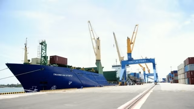 After nearly one year under construction, the project on Chu Lai port expansion in Chu Lai economic zone, Quang Nam province has been completed, facilitating further development for the complex logistics centre in the central region. (Credit: CPV)