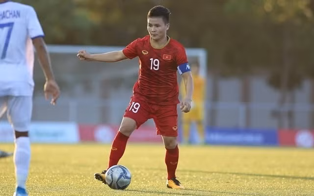 Quang Hai wears the captain armband during Vietnam U22s’ gold medal campaign in the recently-concluded SEA Games 2019 in the Philippines. (Photo: NDO/Minh Phu)