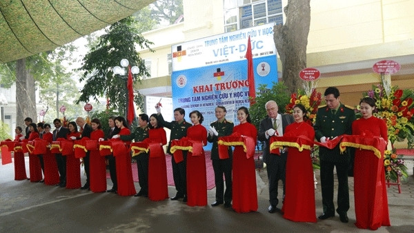 The ribbon-cutting ceremony to inaugurate the centre 