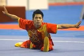 Nguyen Manh Quyen claims a bronze in the men’s changquan event