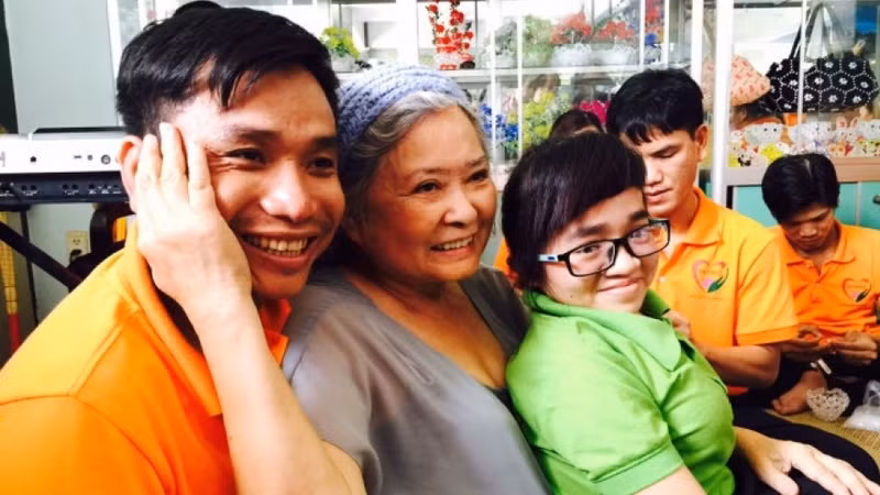 The first national press awards on Agent Orange disaster aim to mobilise writers and journalists to reflect the cruel chemical war. 