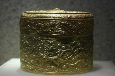 Image of phoenixes on a betel box