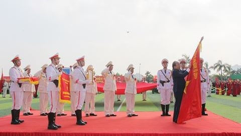PM Nguyen Xuan Phuc presented the title of “Hero of the people’s armed forces during the anti-US resistance war for national salvation” to the PPA. 