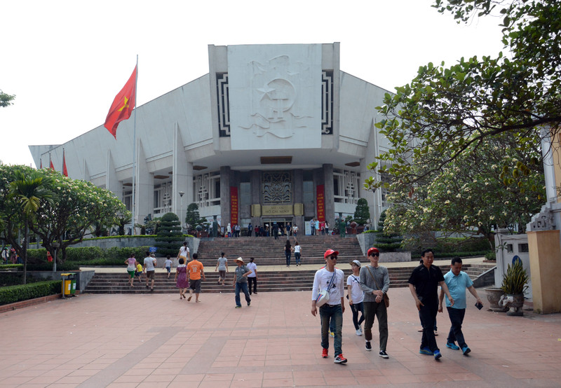 Ho Chi Minh Museum is located at No. 19, Ngoc Ha Street (Ba Dinh, Hanoi) and is a four-storey building with a total area of over 10.000 square metres. The building is designed based on the image of a lotus flower bloom, symbolising the virtuousness of President Ho Chi Minh.