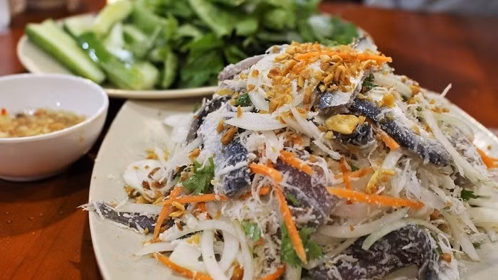 Herring salad: A tasty offering of Phu Quoc (Photo: VnExpress)