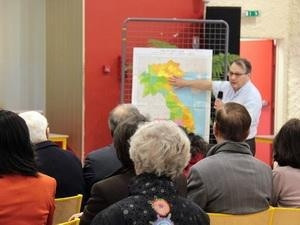Historian Alain Ruscio gave a presentation on Vietnam.