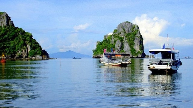 Hai Tac archipelago is dubbed as the “Ha Long of the southern region”, thanks to its pristine natural beauty and fresh and cool atmosphere. 