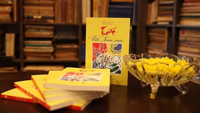 Book reveals how Vietnamese people celebrate Tet in the olden days. (Photo: Mai Ha Books)