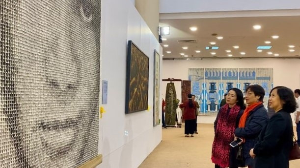 The exhibition attracts many visitors