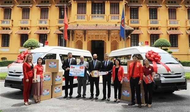 At the hand-over ceremony (Photo: VNA)