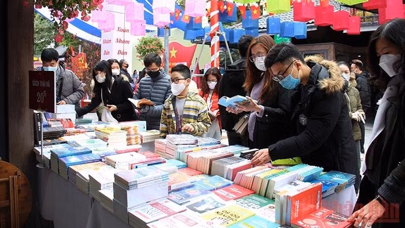 Readers at the launching ceremony.