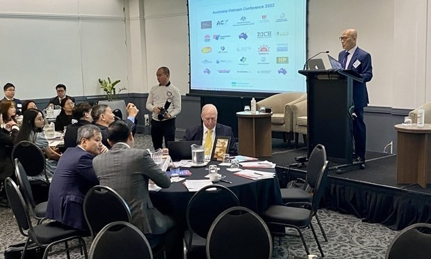 AVBC President Kiem Dinh speaks at the a conference in Sydney on June 23. (Photo: VNA)