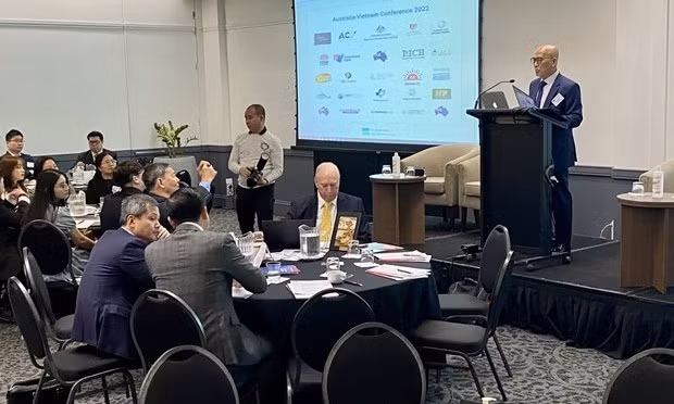 AVBC President Kiem Dinh speaks at the a conference in Sydney on June 23. (Photo: VNA)