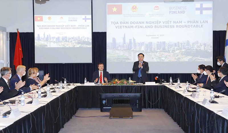National Assembly Chairman Vuong Dinh Hue attends the Vietnam – Finland Business Roundtable in Helsinki on September 11. (Photo: moit.gov.vn)