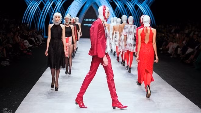 A collection at the 2015 Vietnam International Fashion Week. 