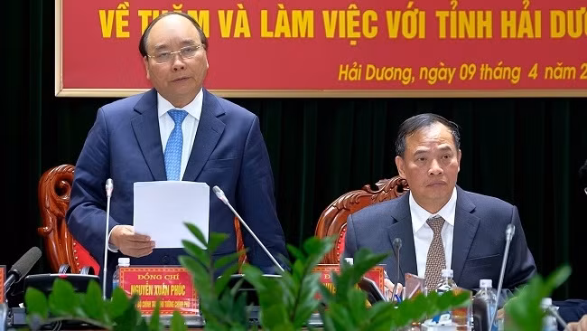 PM Phuc speaking at the working session with Hai Duong provincial leaders. (NDO/Photo: Tran Hai)