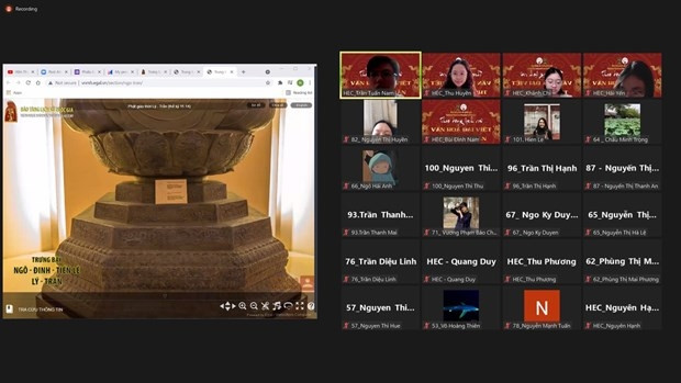 In the context of the COVID-19 epidemic affecting the visits and experiences of visitors, the Vietnam National Museum of History has gradually adapted, applying technology in the display and introduction of exhibitions, increasing the possibility of connecting with visitors. (Photo:VNA)