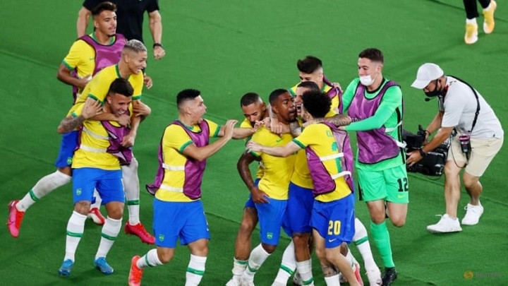 Tokyo 2020 Olympics - Soccer Football - Men's Final - Brazil vs Spain - International Stadium Yokohama - Yokohama, Japan - August 7, 2021 Malcom of Brazil celebrates scoring their second goal with teammates. (Photo: Reuters)