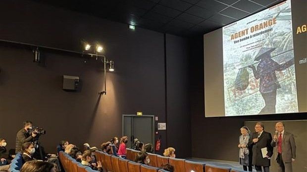 The film screening at Paul Eluard Theatre in Choisy-le-Roi city on February 10. (Photo: VNA)