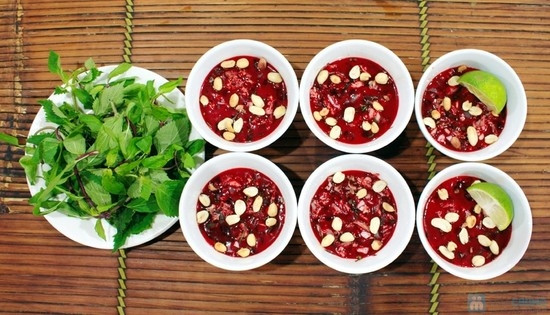 Uncooked blood pudding: A Vietnamese specialty that can horrify foreigners