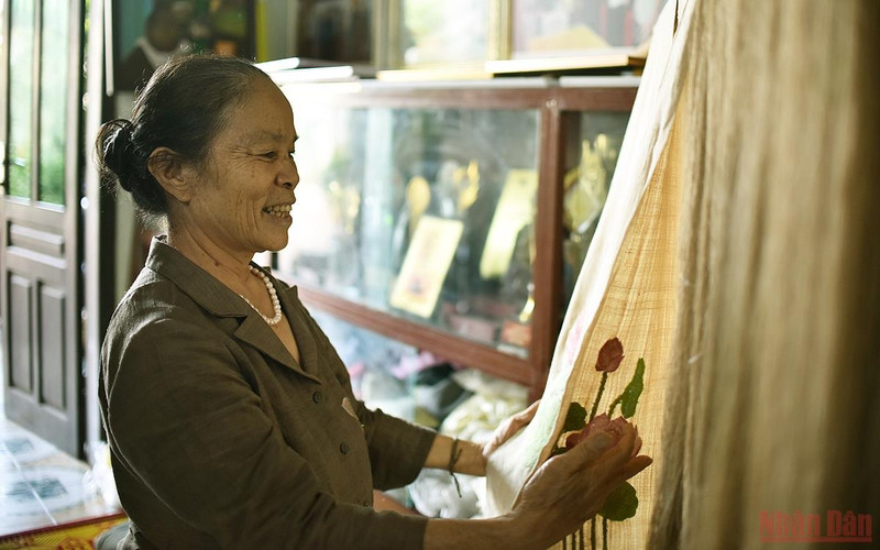 Artisan Phan Thi Thuan 