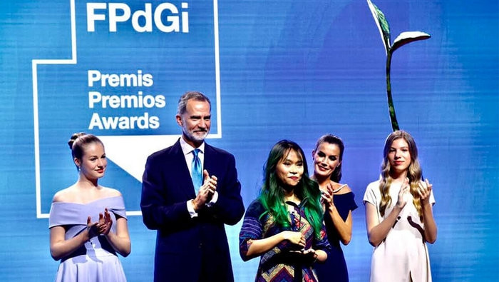 Young writer Trang Nguyen at the awards ceremony (Photo: NDO)