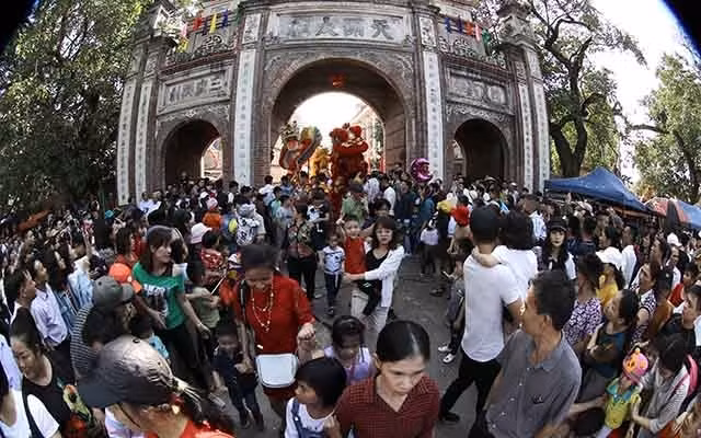The 2019 Dong Ky village festival opened on February 8 (the fourth day of the first lunar month) and was crowded with visitors from the early morning.