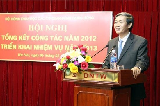 Politburo member Huynh addresses the conference
