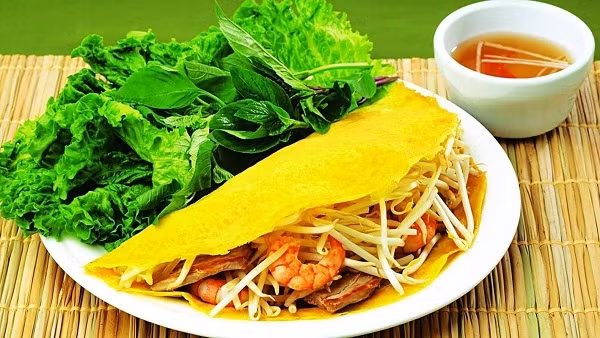 'Banh xeo’ (savoury filled pancakes) is a popular dish in the south and centre of Vietnam.