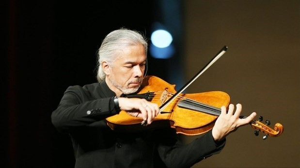 Vietnamese-French violinist Stephane Tran Ngoc (Photo: Tienphong)