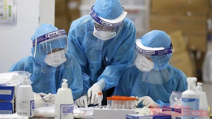 Healthcare workers on the front lines against COVID-19. (Photo: NDO/Duy Linh)