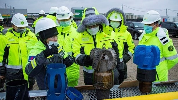 Vietnamese Ambassador to Russia inspects Rusvietpetro joint venture’s production. (Photo: baoquocte.vn)
