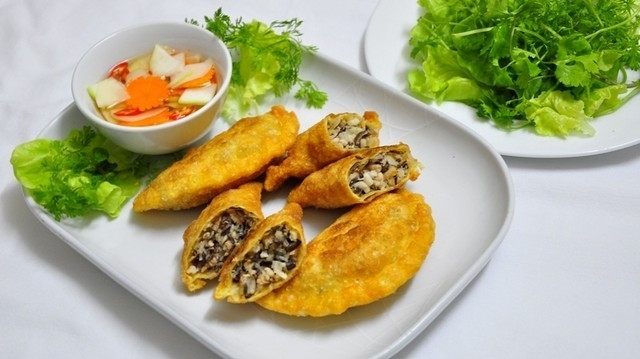 Pillow cake - a favourite cake of Vietnamese people 