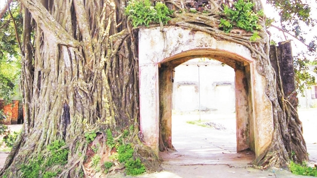 The gate of Yen Coc village on the outskirts of Hanoi