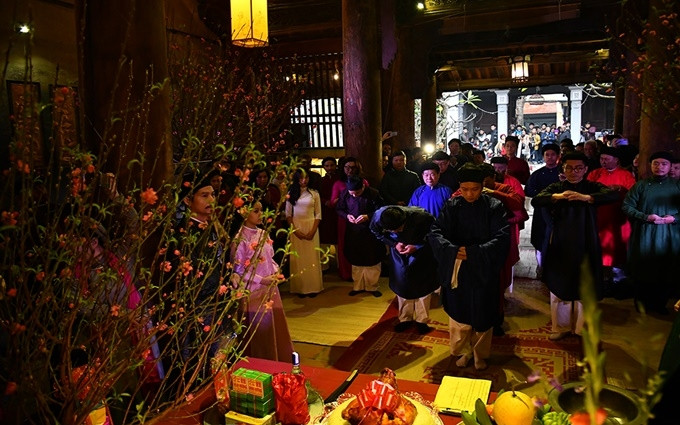 The Management Board of Hanoi’s Old Quarter and the Dinh Lang Viet (Vietnamese Communal House) group have organised a series of cultural activities at relic sites in the Old Quarter.