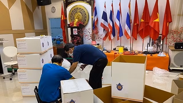 The OV community in Thailand have actively taken practical measures towards aiding their homeland, the host country and Vietnamese workers. 