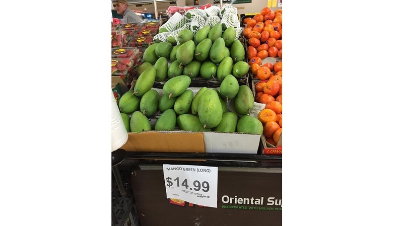 Vietnamese mangoes have hit the shelves of a supermarket in Perth. (Photo: Vietnamese Consulate General in Perth)