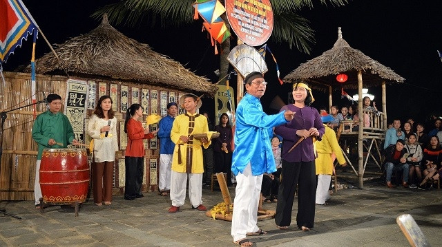 UNESCO-recognised "Bai Choi” singing, a popular folklore style of singing in the central and south central regions of Vietnam. (Photo: Ngoc Phuc)