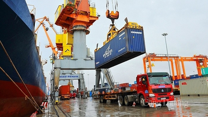 Vietnam is predicted to soon resume balance in the trade of goods thanks to the strong growth in production. (Photo: congthuong.vn)